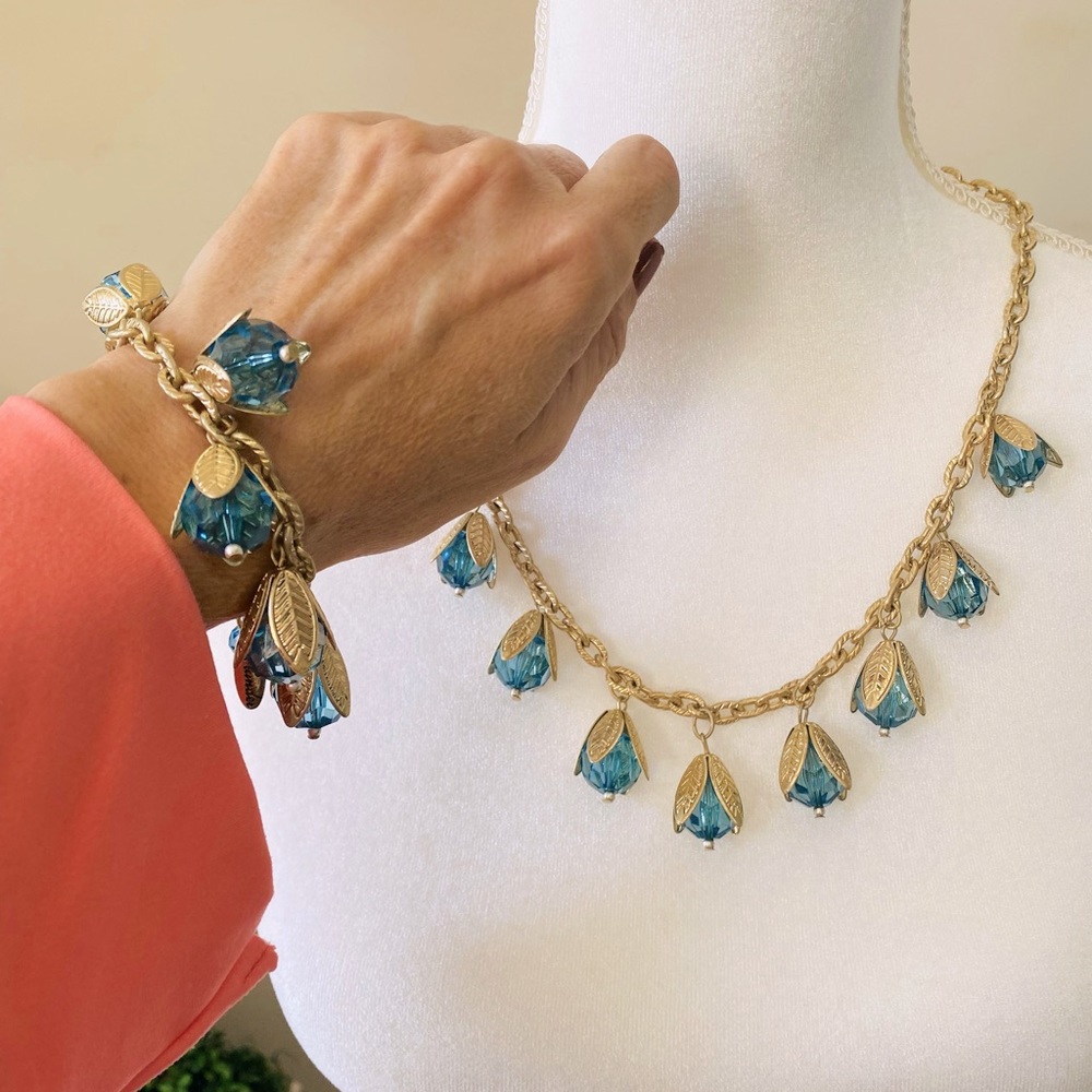 Plunder blue and gold blooming Necklace set